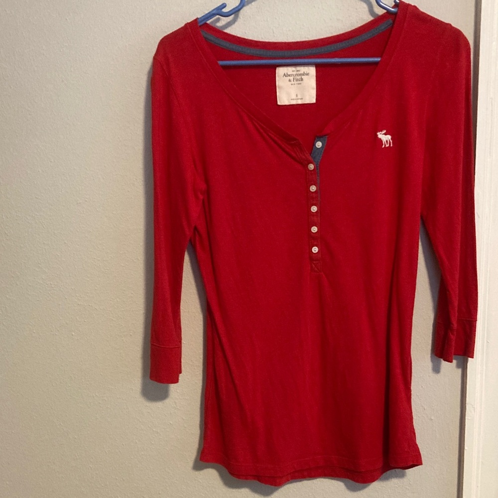 Abercrombie & Fitch Red Henley Button-Up 3/4 Sleeve Top